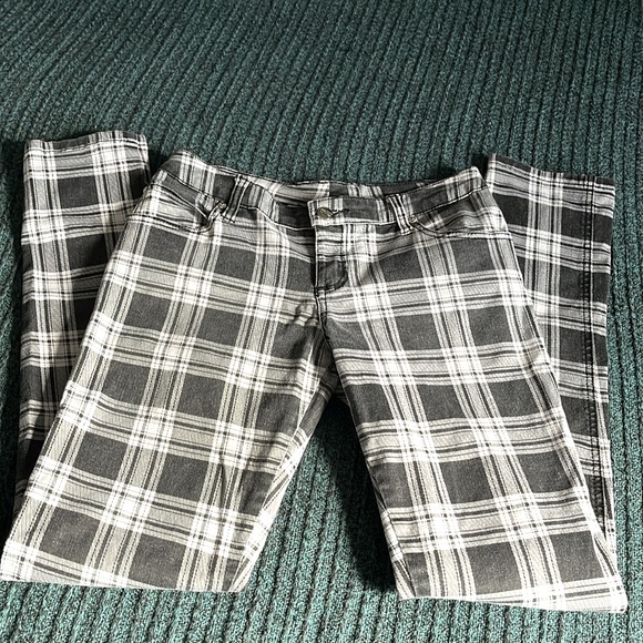 Tripp nyc ~ Plaid  Blk/ W Skinny Jeans size 11 - Picture 3 of 7